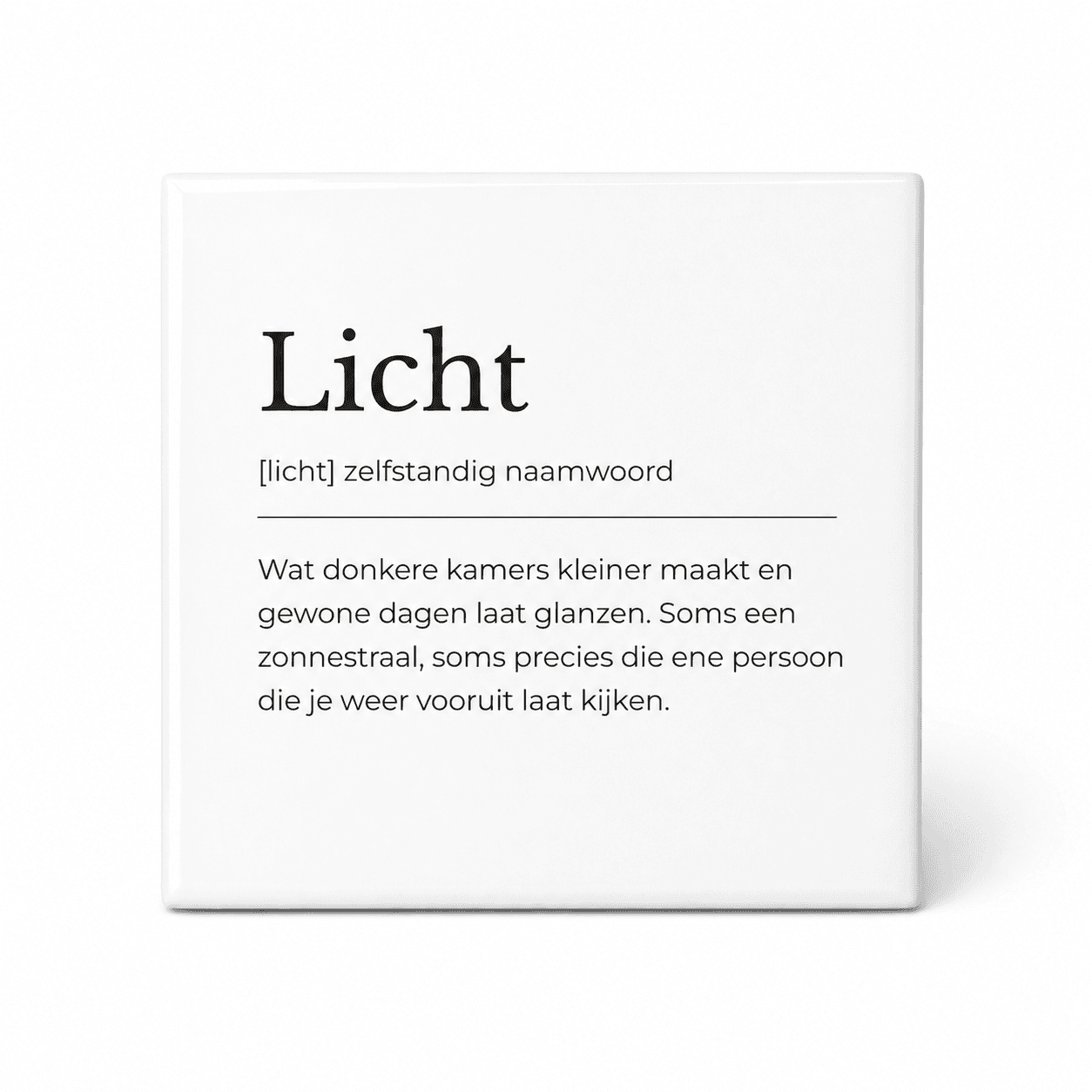 Licht woordenboektegeltje op keramiek